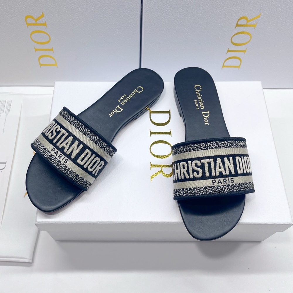 Dior Women’s Black Sandals - Picture 2 of 5